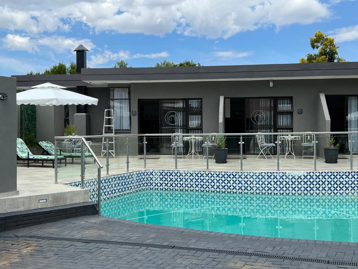 Inbloem Hotel Bloemfontein Bagian luar foto