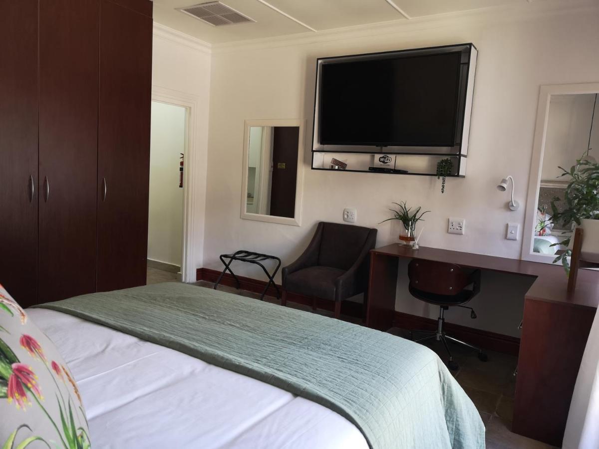 Inbloem Hotel Bloemfontein Bagian luar foto